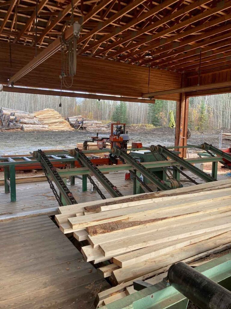 sawmill-at-leading-edge-wood-products